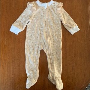 🍊5/$25 Lila & Jack Beige and White Baby Footie Pajamas size 0-3m
